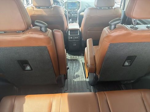 Used 2019 Subaru Ascent Touring image 11