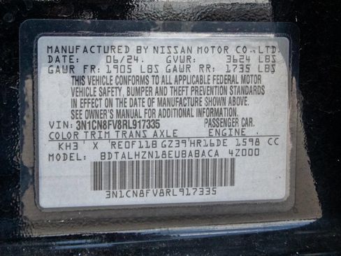 Used 2024 Nissan Versa SR FWD image 27