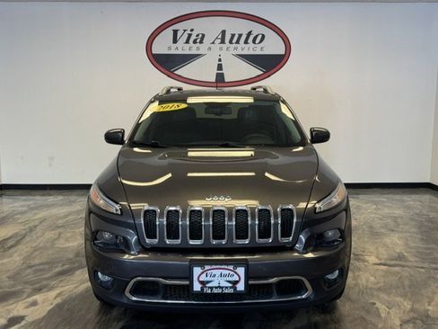 Used 2018 Jeep Cherokee Limited AWD/4WD image 2