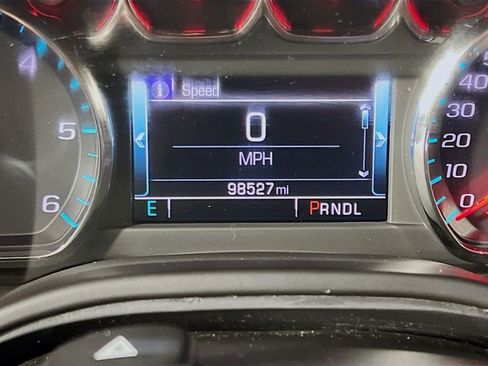 Used 2019 Chevrolet Suburban LT image 12