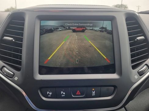 Used 2023 Jeep Cherokee Altitude Lux image 12