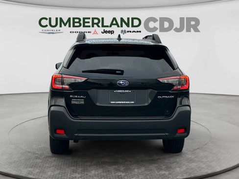 Used 2025 Subaru Outback Premium AWD/4WD image 5