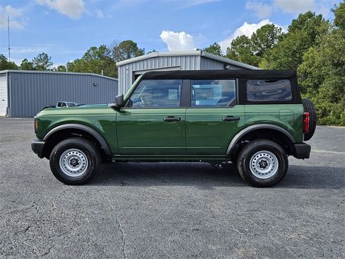 New 2025 Ford Bronco 4-Door image 5