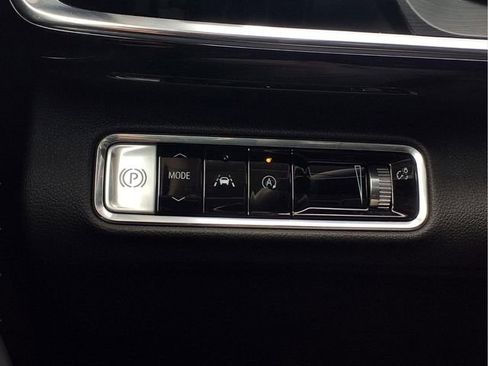 Certified 2025 Buick Envision Preferred AWD/4WD image 10