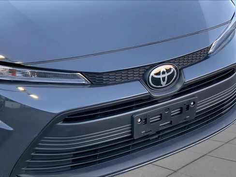 Used 2025 Toyota Corolla LE FWD image 27
