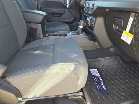 New 2026 Jeep Gladiator Sport AWD/4WD image 11