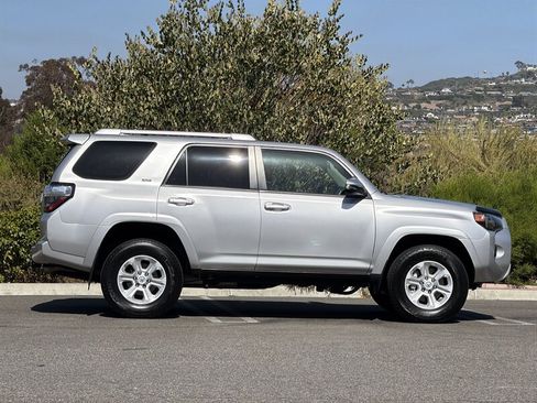 Used 2014 Toyota 4Runner SR5 Premium AWD/4WD image 7