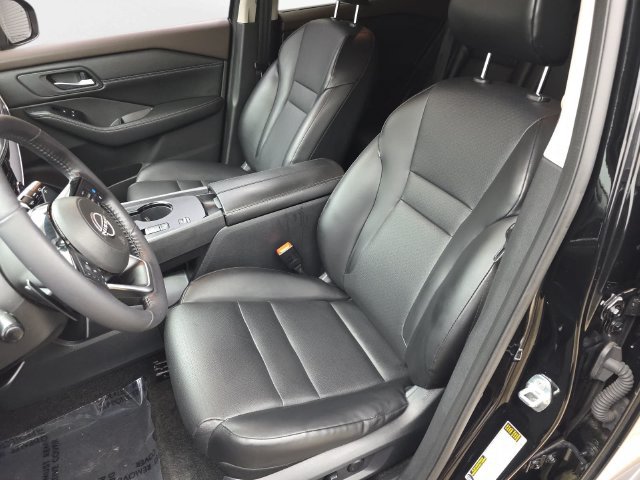 Used 2022 Nissan Rogue SV w/ SV Premium Package FWD image 15