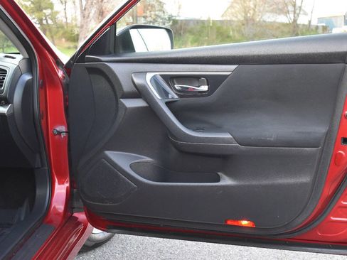 Used 2014 Nissan Altima 2.5 S w/ Sport Value Package image 10