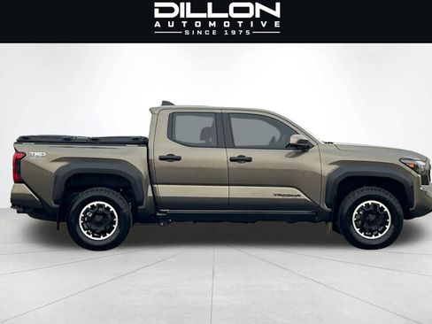 Used 2026 Toyota Tacoma TRD Off-Road w/ TRD Off Road Premium Package AWD/4WD image 3