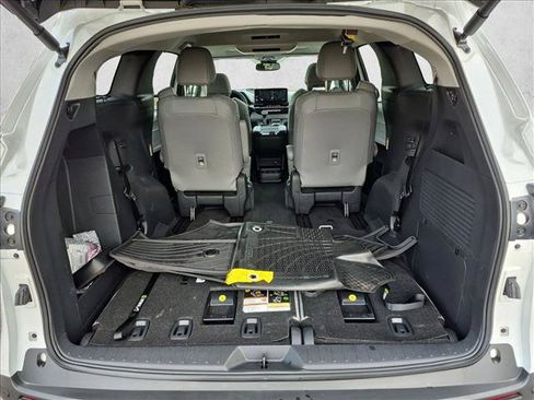 Certified 2026 Toyota Sienna XLE AWD/4WD image 6