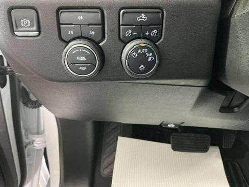 Used 2024 Chevrolet Silverado 2500 LT image 12