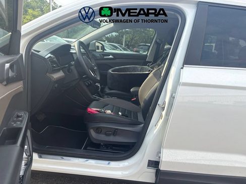 Used 2023 Volkswagen Taos SEL AWD/4WD image 4