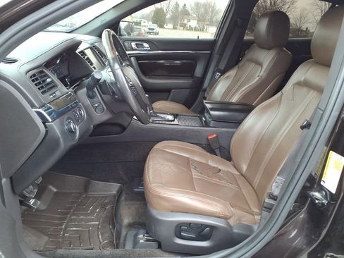 Used 2013 Lincoln MKS image 17