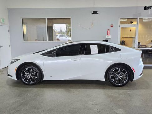 Used 2024 Toyota Prius Limited w/ Limited Premium Package AWD/4WD image 7