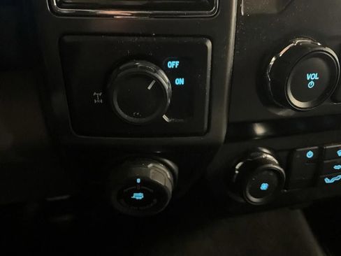 Used 2019 Ford F150 XLT w/ Trailer Tow Package image 25