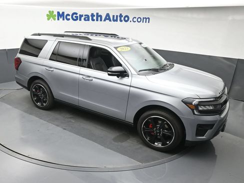 Used 2023 Ford Expedition Limited AWD/4WD image 3