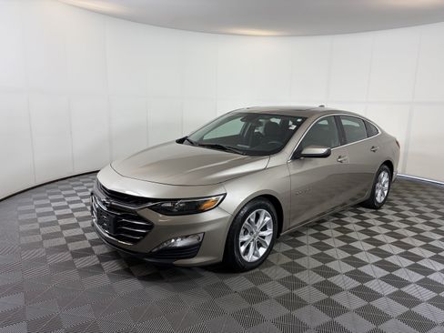 Used 2024 Chevrolet Malibu LT FWD image 2