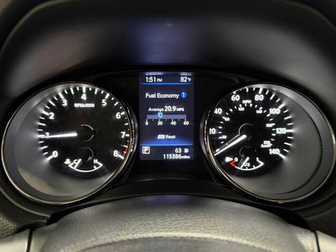 Used 2018 Nissan Rogue SV AWD/4WD image 14