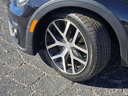 Used 2018 Volkswagen Beetle 2.0T Dune image 27