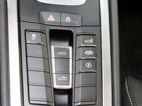 Used 2024 Porsche 718 Boxster image 23