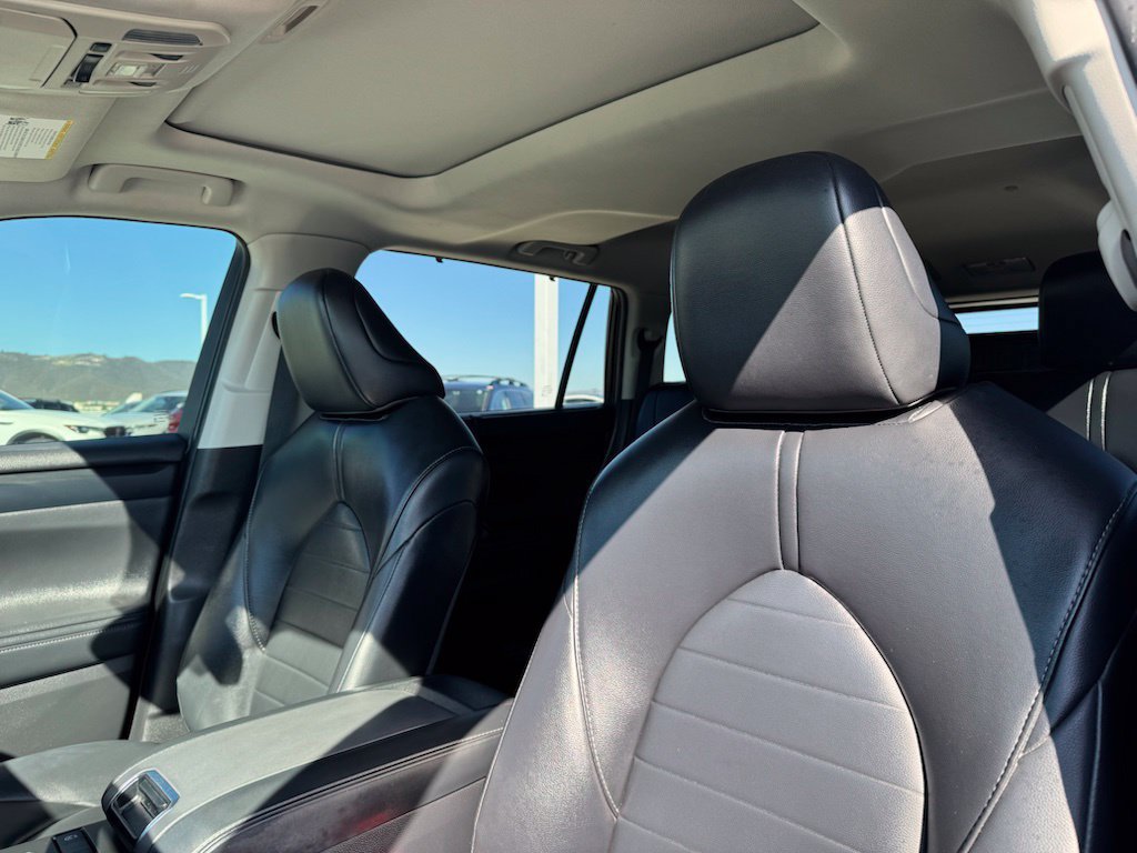Used 2022 Toyota Highlander XLE FWD image 17