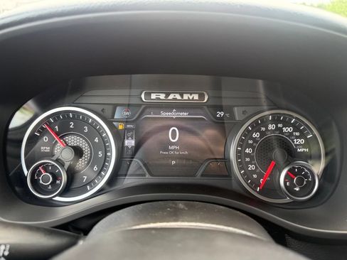 New 2026 RAM 1500 Express AWD/4WD image 19