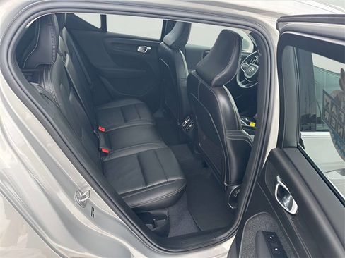 Used 2025 Volvo XC40 B5 Core image 24