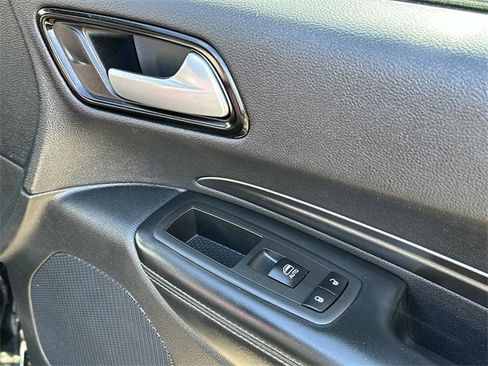 Used 2022 Dodge Durango SXT w/ Blacktop Package image 9