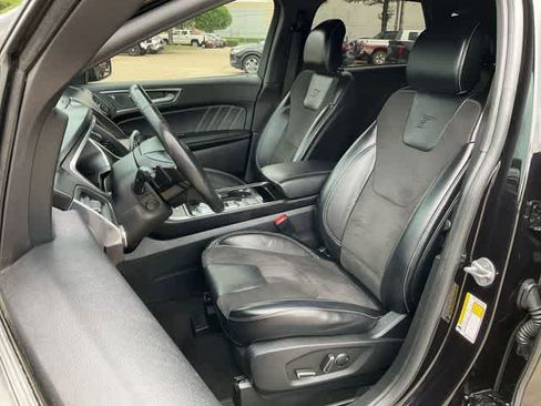 Used 2019 Ford Edge ST w/ Equipment Group 401A AWD/4WD image 13