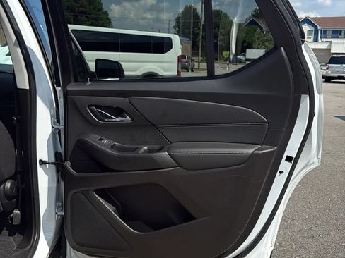 Used 2021 Chevrolet Traverse LS FWD image 35