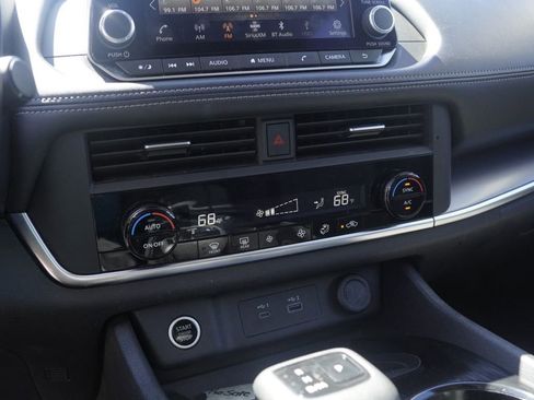 Used 2023 Nissan Rogue SV image 13