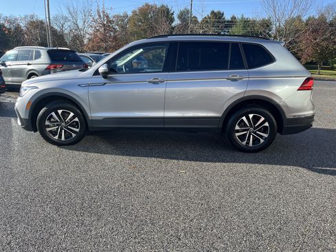 Used 2023 Volkswagen Tiguan S image 8