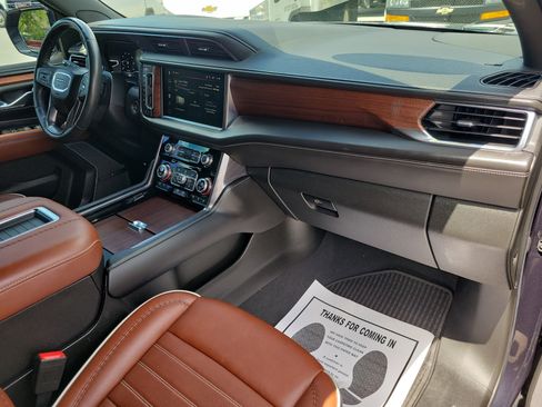 Certified 2023 GMC Yukon Denali Ultimate AWD/4WD image 11