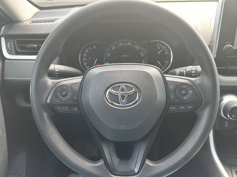 Used 2025 Toyota RAV4 XLE AWD/4WD image 24