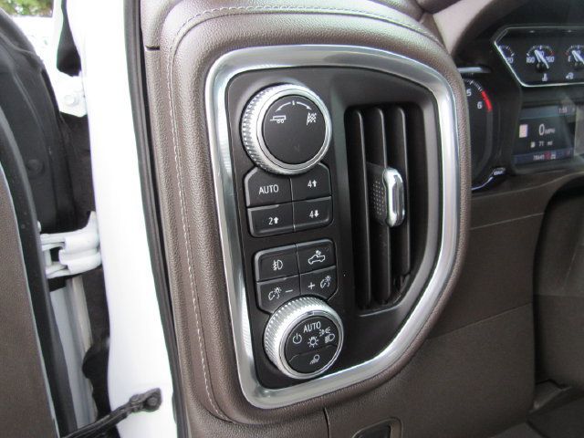 Used 2019 GMC Sierra 1500 SLT w/ SLT Premium Plus Package AWD/4WD image 17