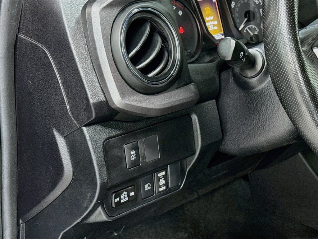 Used 2023 Toyota Tacoma TRD Off-Road w/ Technology Package AWD/4WD image 10