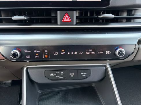 New 2026 Kia Carnival LX FWD image 14