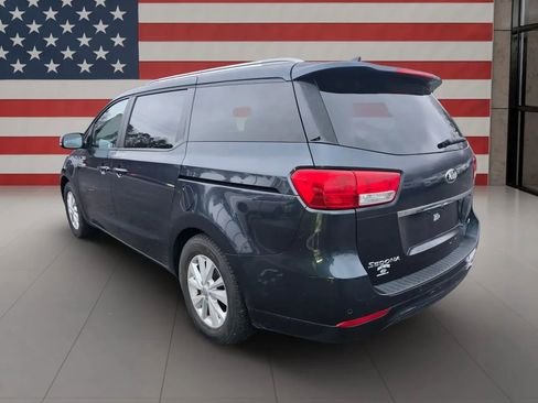 Used 2016 Kia Sedona LX w/ LX Essentials Premium Package image 4