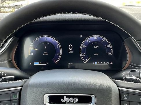 New 2025 Jeep Grand Cherokee Limited w/ Black Appearance Package image 20