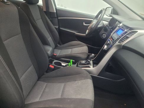 Used 2017 Hyundai Elantra GT FWD image 21
