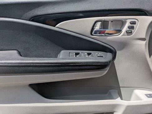 Used 2018 Honda Pilot Touring image 31