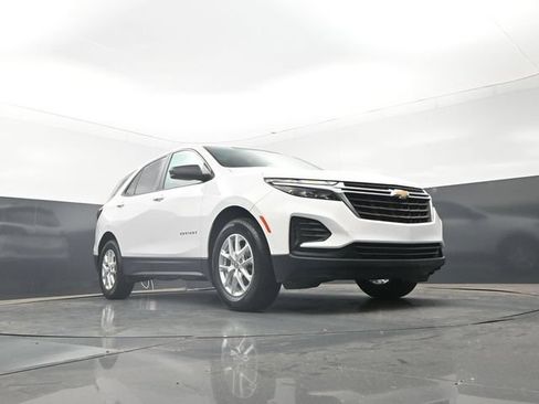 Used 2023 Chevrolet Equinox LS w/ LS Convenience Package FWD image 27
