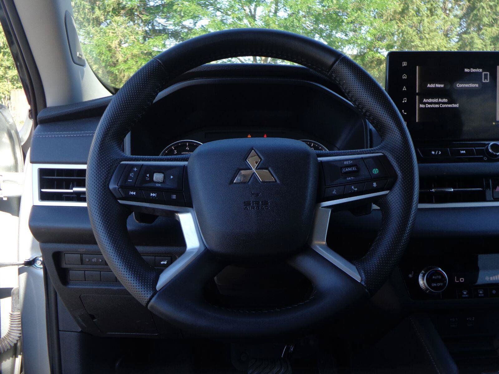 Used 2025 Mitsubishi Outlander SE AWD/4WD image 10