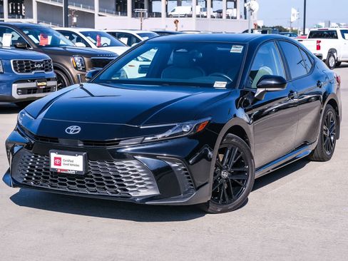 Certified 2025 Toyota Camry SE AWD/4WD image 1
