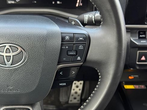 Used 2025 Toyota Camry SE FWD image 47
