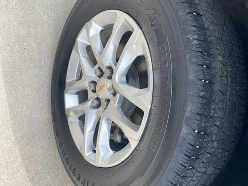 Used 2019 Chevrolet Traverse LT w/ LPO, Floor Liner Package AWD/4WD image 9