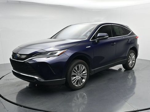 Used 2021 Toyota Venza Limited w/ Carpet Mat Package (TMS) AWD/4WD image 4