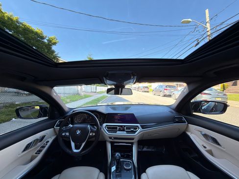 Used 2019 BMW 330i xDrive Sedan w/ Driving Assistance Package AWD/4WD image 32