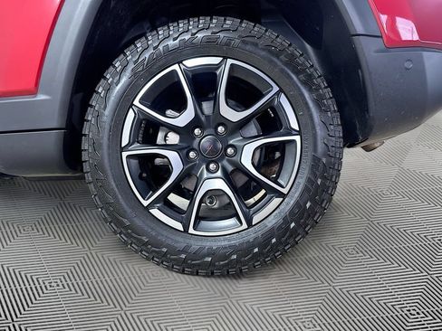 Used 2025 Jeep Compass Trailhawk w/ Trailhawk Elite Group AWD/4WD image 30